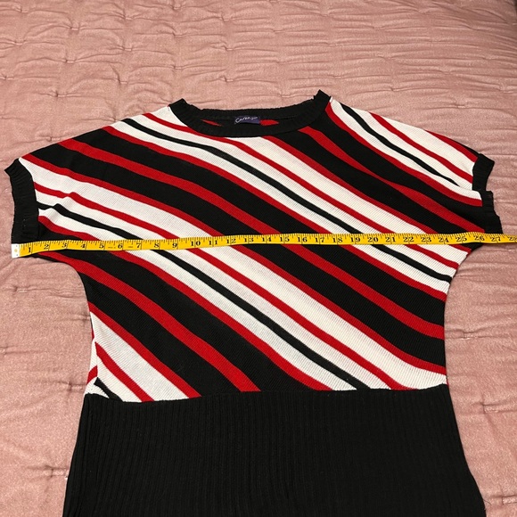 Vintage Striped Knitted Short Sleeved Sweater - Picture 9 of 10